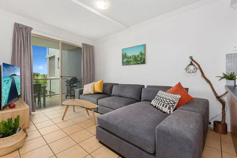 BEACH BLISS LUXURIOUS APARTMENT With POOL - Great Ocean Road Tourism 3
