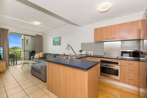BEACH BLISS LUXURIOUS APARTMENT With POOL - Great Ocean Road Tourism 1