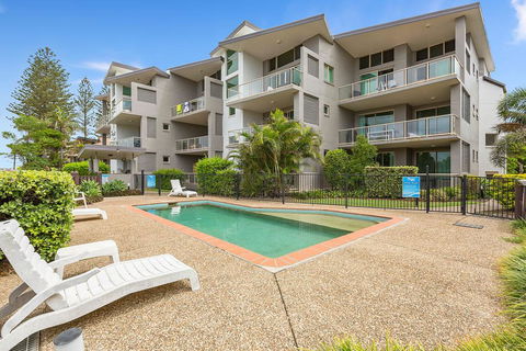 BEACH BLISS LUXURIOUS APARTMENT With POOL - Great Ocean Road Tourism 0