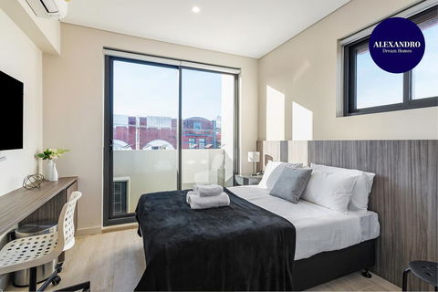 BEACH LOCATION STUDIO // CLOVELLY 5 - Great Ocean Road Tourism 0