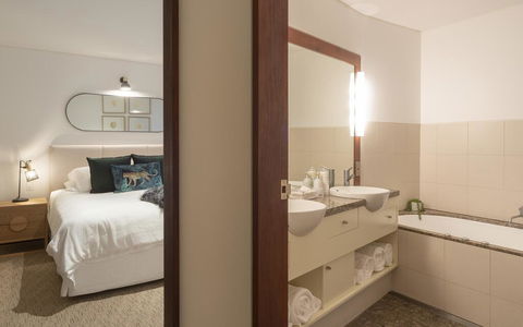 Beach Suites - Great Ocean Road Tourism 1