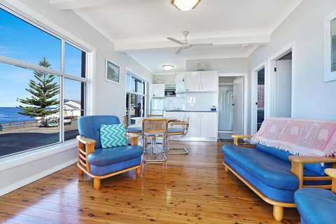 Beachcomer, Unit 1 - The Entrance, NSW - Great Ocean Road Tourism 3