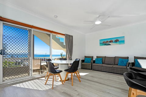 Beachcomer, Unit 2 - The Entrance, NSW - Great Ocean Road Tourism 3