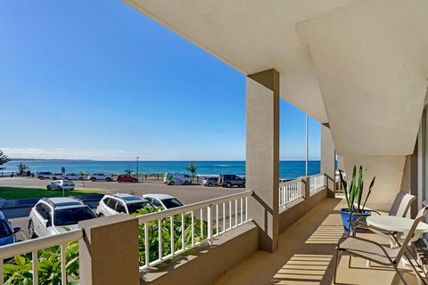 Beachcomer, Unit 2 - The Entrance, NSW - Great Ocean Road Tourism 1