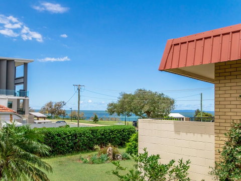 Beachfront Apt With Private Pool - Great Ocean Road Tourism 3