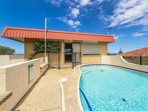 Beachfront Apt With Private Pool - Great Ocean Road Tourism 2