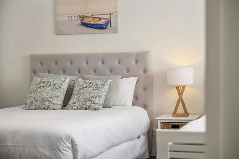 Beachfront By The CC - Family Friendly, Plunge Pool, Steps To The Beach - Great Ocean Road Tourism 0