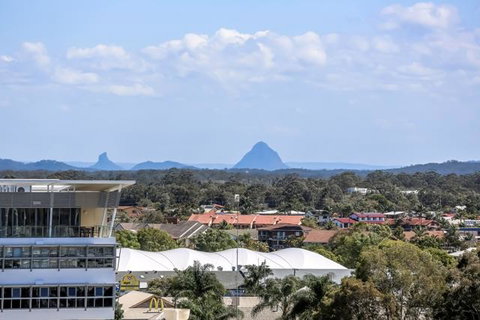 Beachfront Mooloolaba Apartment - Great Ocean Road Tourism 2