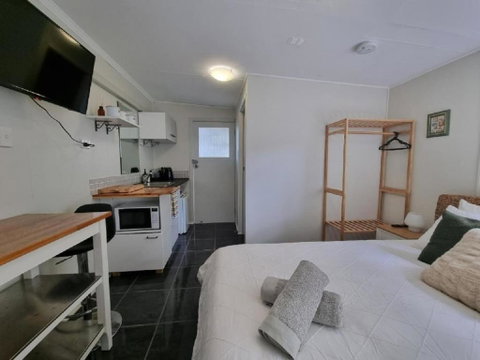 Redcliffe Homestay - Great Ocean Road Tourism 0