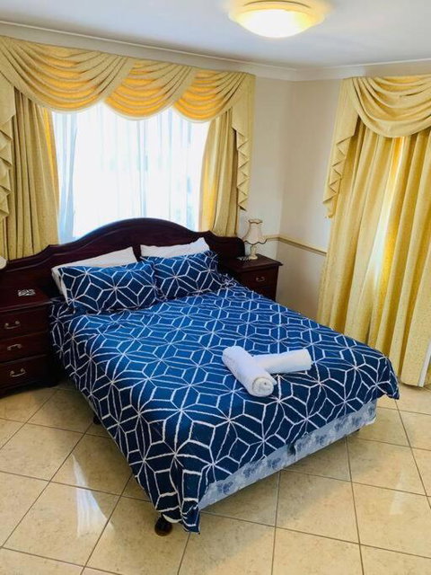 Redcliffe Villa - Great Ocean Road Tourism 1