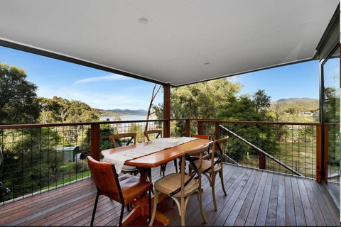 Relax At Goughs Bay - Great Ocean Road Tourism 0