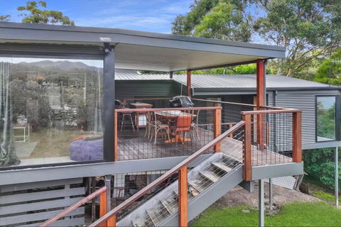 Relax At Goughs Bay - Great Ocean Road Tourism 3