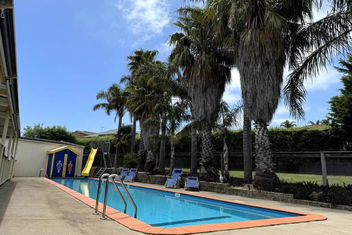 Relax, Resort Style with Great Ocean Road Tourism
