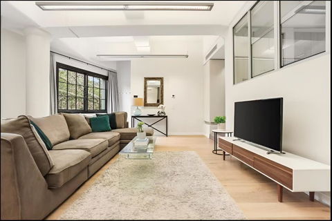 Renovated Warehouse Conversion In Heart Of Sydney - Great Ocean Road Tourism 1
