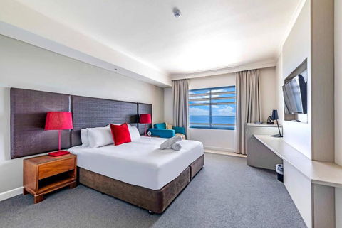 Resort Style Living In An Oceanview King Suite - Great Ocean Road Tourism 0