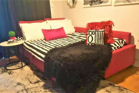 Retro Chic Vibes, Tropical Pool & Prime Location - Great Ocean Road Tourism 1