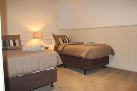 River Rock Cottage Centrally Located And Dog Friendly - Great Ocean Road Tourism 2
