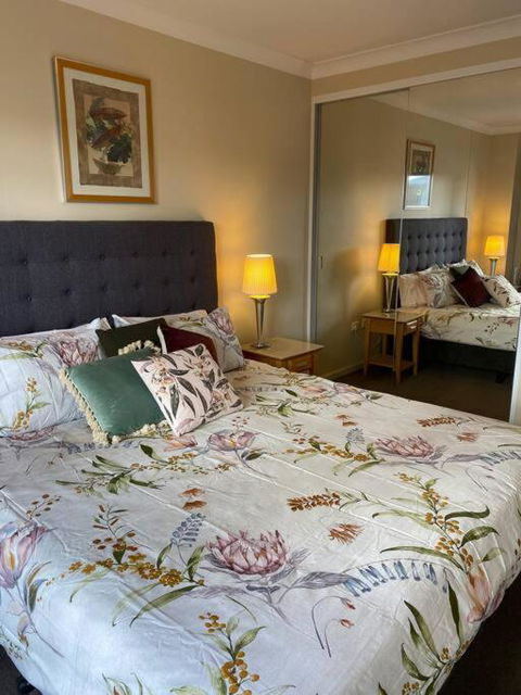 RIVERSIDE CITY VIEW PARKING NETFLIX WIFI WINE FREE - Great Ocean Road Tourism 1