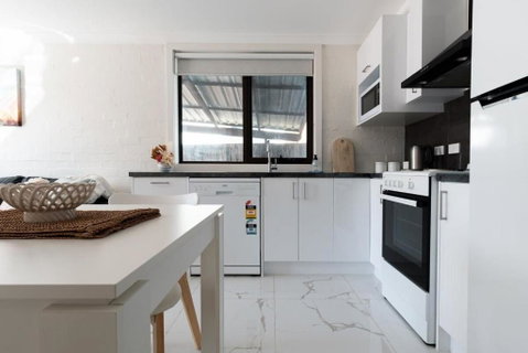 Riverside Gem With Parking And WiFi - Great Ocean Road Tourism 3