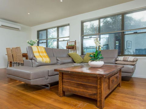 Rolling Waves No 2 - Great Ocean Road Tourism 1