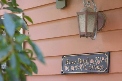 Rose Petal Cottage - Great Ocean Road Tourism 1