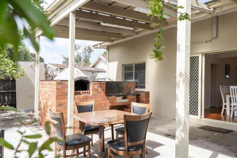Rosebud Reset - A Beachside Group Getaway - Great Ocean Road Tourism 0