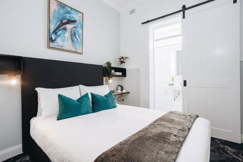 Royal Hotel Wyong - Great Ocean Road Tourism 0