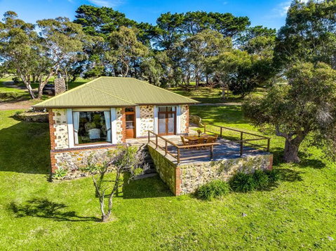 Rustic Cottage - Great Ocean Road Tourism 0