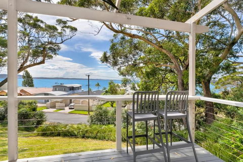 Sally Beach House With Ocean Views - Great Ocean Road Tourism 0
