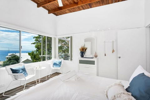 Sally Beach House With Ocean Views - Great Ocean Road Tourism 1