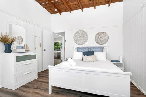 Sally Beach House With Ocean Views - Great Ocean Road Tourism 2