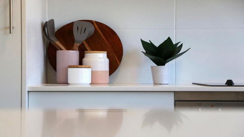 Salt Life Short Walk To Beach, Shops Cafes Accom Holidays - Great Ocean Road Tourism 2