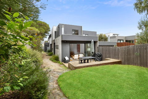 Salt On Walker - Great Ocean Road Tourism 0