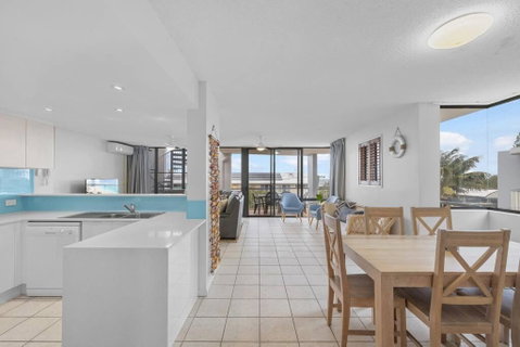 Salty Breeze - Rooftop Terrace & Jacuzzi - Great Ocean Road Tourism 1