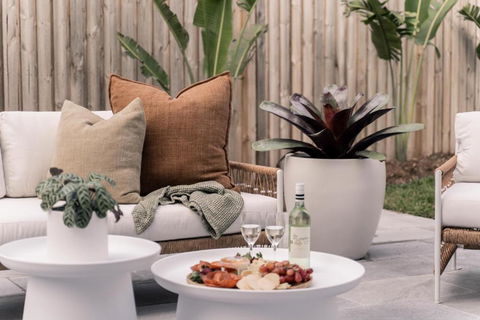 SALTY PALMS By The Sea - TWO - Great Ocean Road Tourism 3