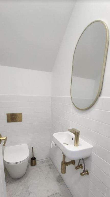 SALTY PALMS By The Sea - TWO - Great Ocean Road Tourism 1