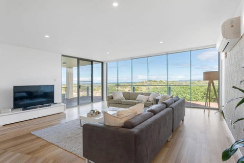Samphire Middleton-Beach - BYO Linen - Wi-Fi-Luxury-Family - Great Ocean Road Tourism 0