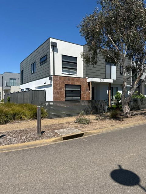 Sanary A Modern Beach Home In Martha Cove - Great Ocean Road Tourism 0