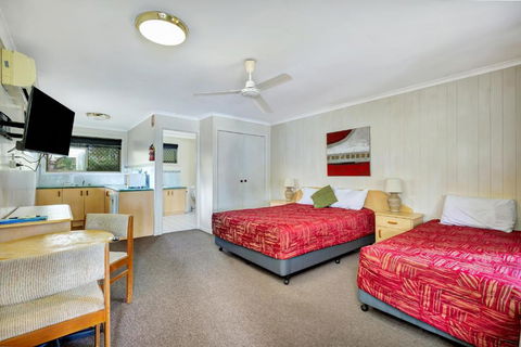 Sanctuary Lakes Fauna Retreat - Great Ocean Road Tourism 3