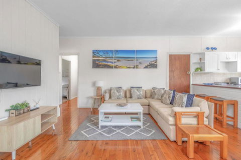 Sandlines At Hyams Beach - Great Ocean Road Tourism 0