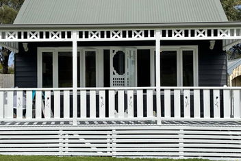 Sandpiper - Charming Beach Villa with Great Ocean Road Tourism