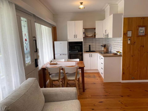 Sandpiper - Charming Beach Villa - Great Ocean Road Tourism 2