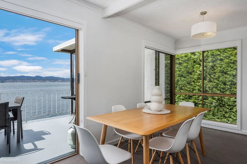 Sandy Bay Waterfront - Great Ocean Road Tourism 1