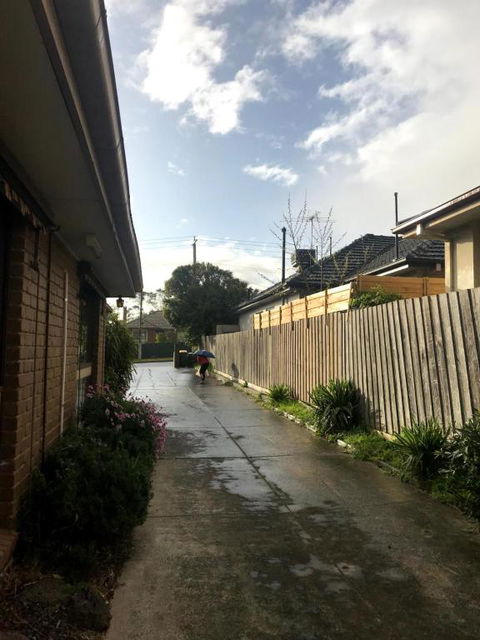 Stay Next To Train Station! Melbourne CBD 12 Km! - Great Ocean Road Tourism 1