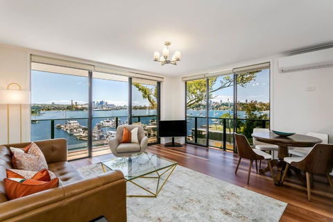 STG38 - Stunning Waterfront Apartment - Drummoyne - Great Ocean Road Tourism 0