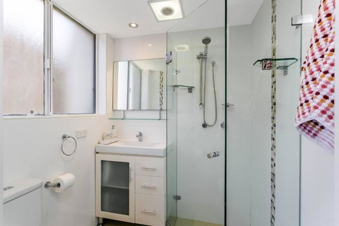 STG38 - Stunning Waterfront Apartment - Drummoyne - Great Ocean Road Tourism 3