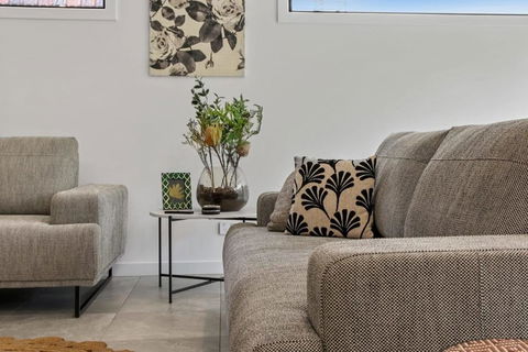 Storey Time I 2BR Townhouse For Melbourne Travel - Great Ocean Road Tourism 0