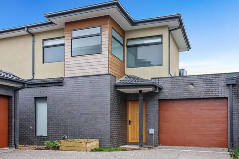 Storey Time I 2BR Townhouse For Melbourne Travel - Great Ocean Road Tourism 2