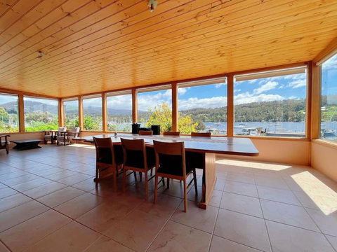 Stunning Water Front View House At Kettering - Great Ocean Road Tourism 1