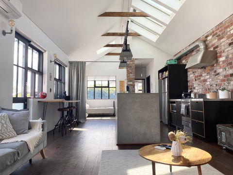 T H E L O F T - Stunning Private Apartment - Great Ocean Road Tourism 2